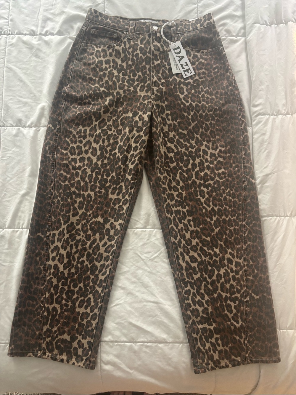 DAZE Westward Leopard Barrel Leg Jeans Size 29 NWT